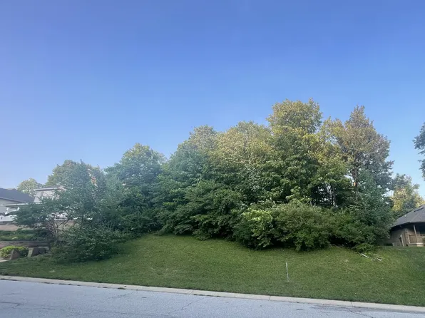 925 Classon Ln, Beech Grove, IN 46107