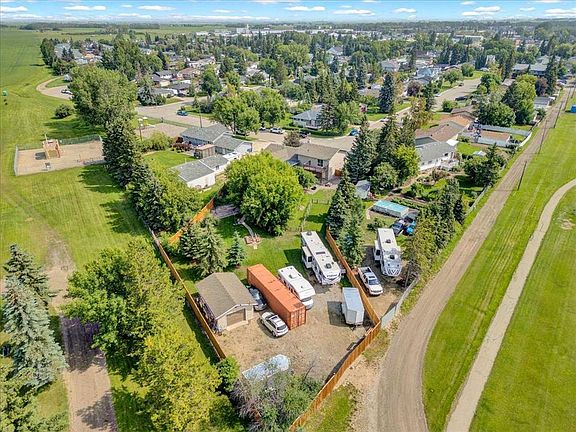 5th image of 125 13th Ave NE
