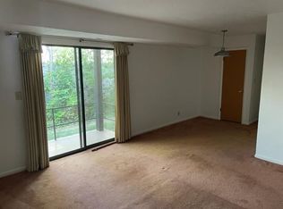 905 Emery Rd, Lawrence, KS 66044