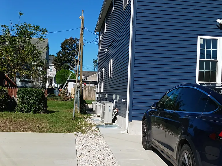 401 Howard St — Photo 30