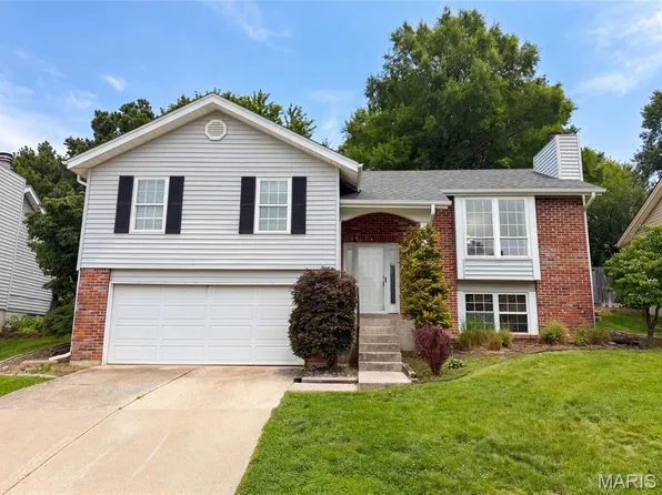743 Eaglebrooke Dr, Ballwin, MO 63021