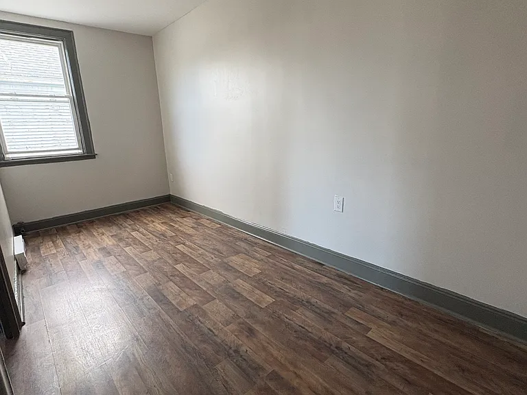 104 E Main St #7 — Photo 5