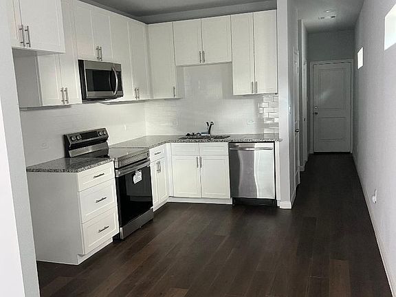 2nd image of 18819 Luminescent Ln