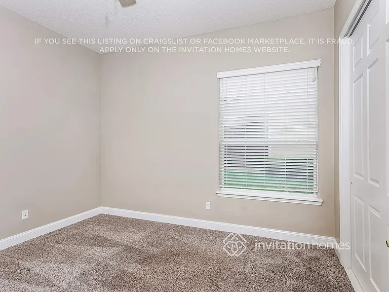 133 W Village Dr — Photo 13