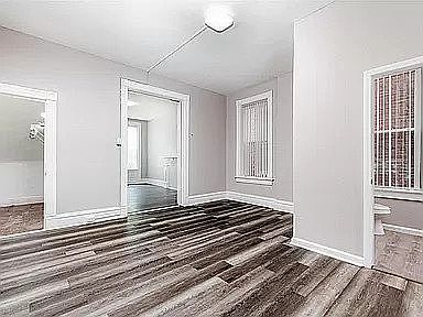 2nd image of 2122 Chippewa St