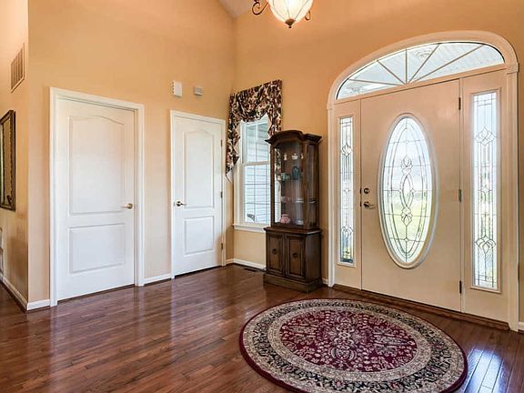 3rd image of 6298 Stoney Hollow Ct