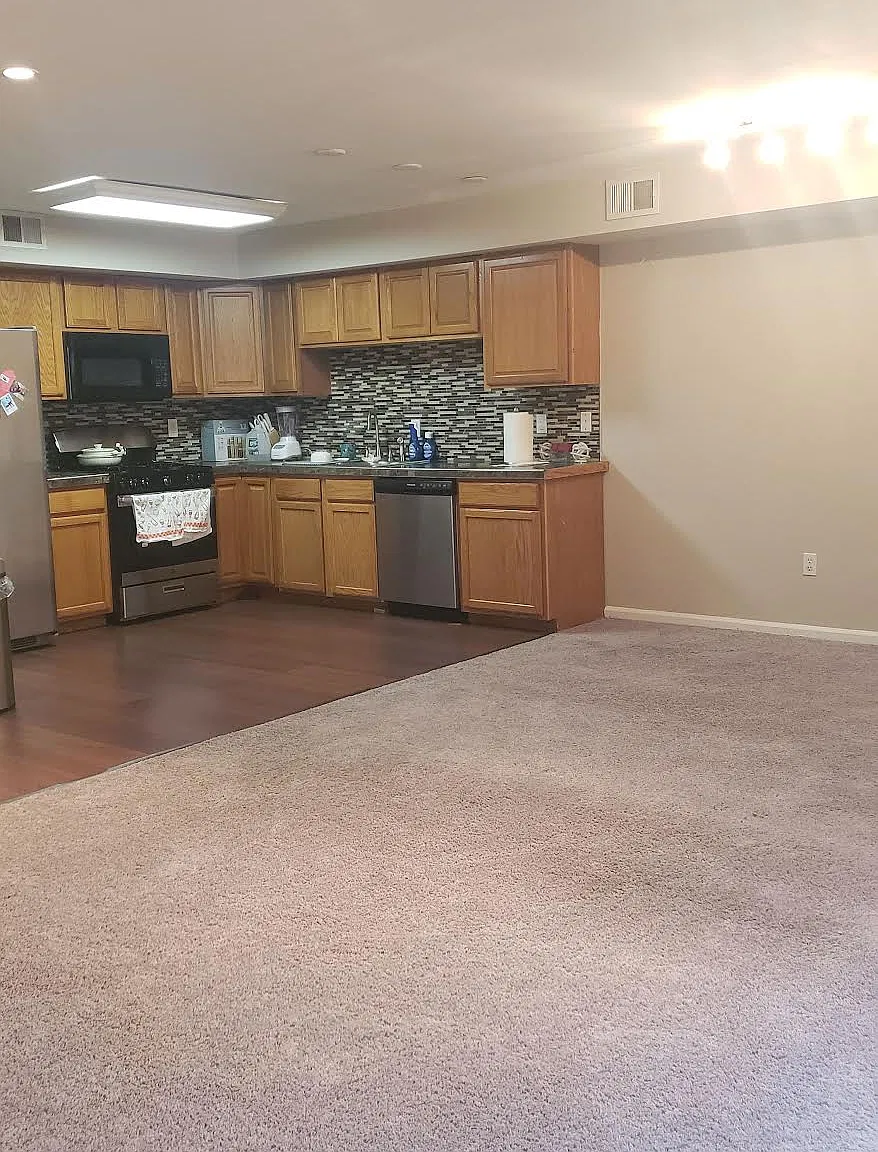 2 bed, 1.5 bath, 1353 sqft, $2,400 — Photo 3