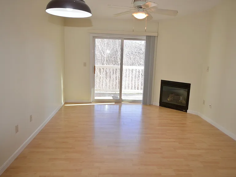 Stonington Estates Apartments — Photo 50