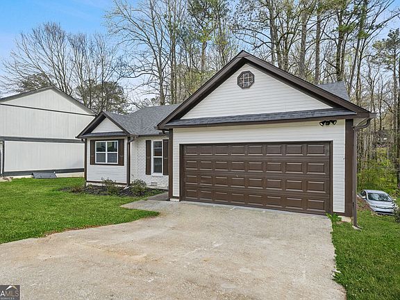 3rd image of 4907 Windsor Downs Dr