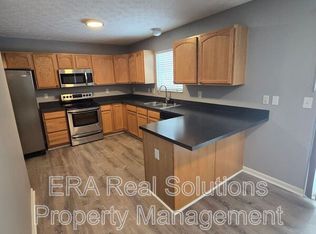 272 Isaac Tharp St, Pataskala, OH 43062