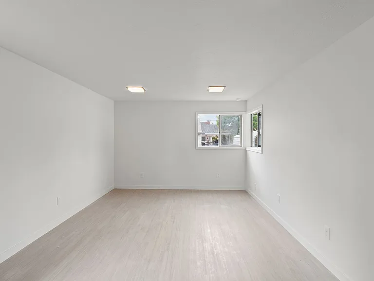 2521 W Sanson Ave — Photo 16