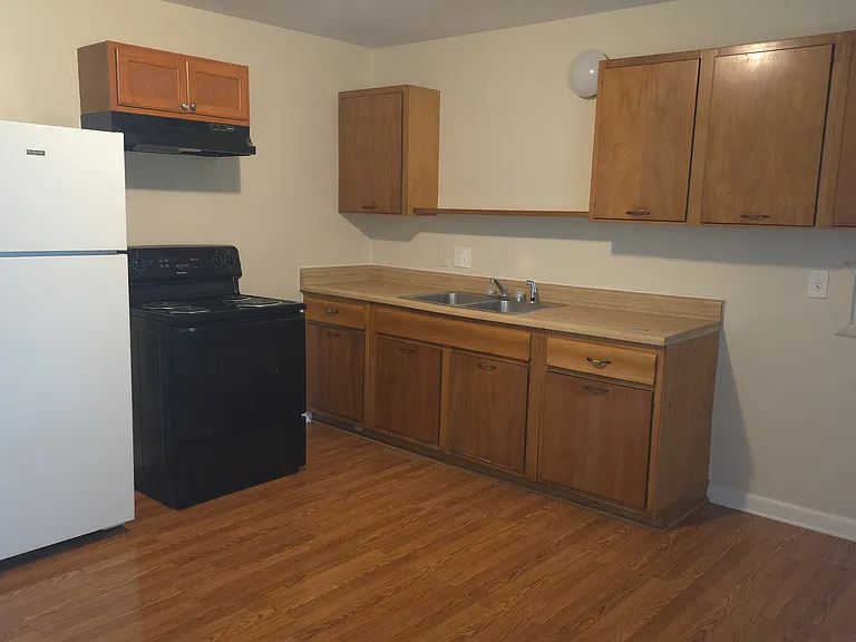 117 Elmwood Dr — Photo 5