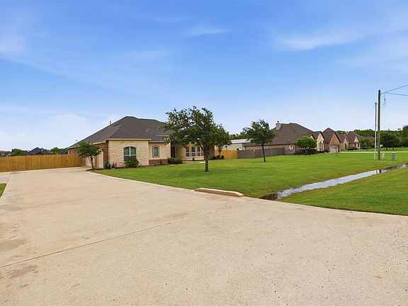 4th image of 5111 Landon Ln