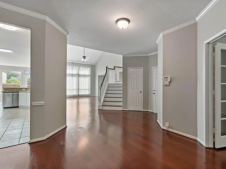 2511 Sun Spot Ln — Photo 2