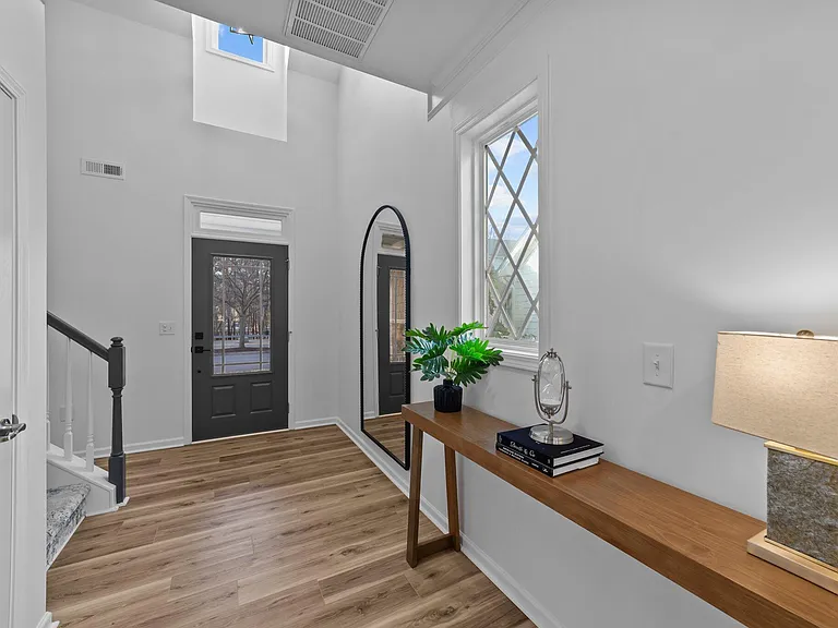1536 Crafton Way — Photo 15