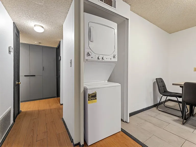 1823 Pelham Ave #6 — Photo 14