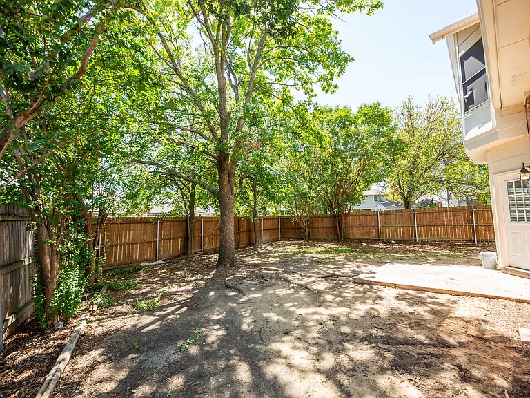 6718 Scarlet Dr — Photo 35
