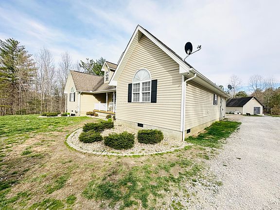 4th image of 174 Collins Gibson Rd