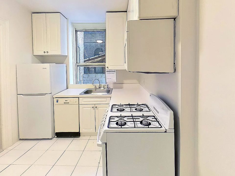 1st image of 346 E 20th St APT 3
