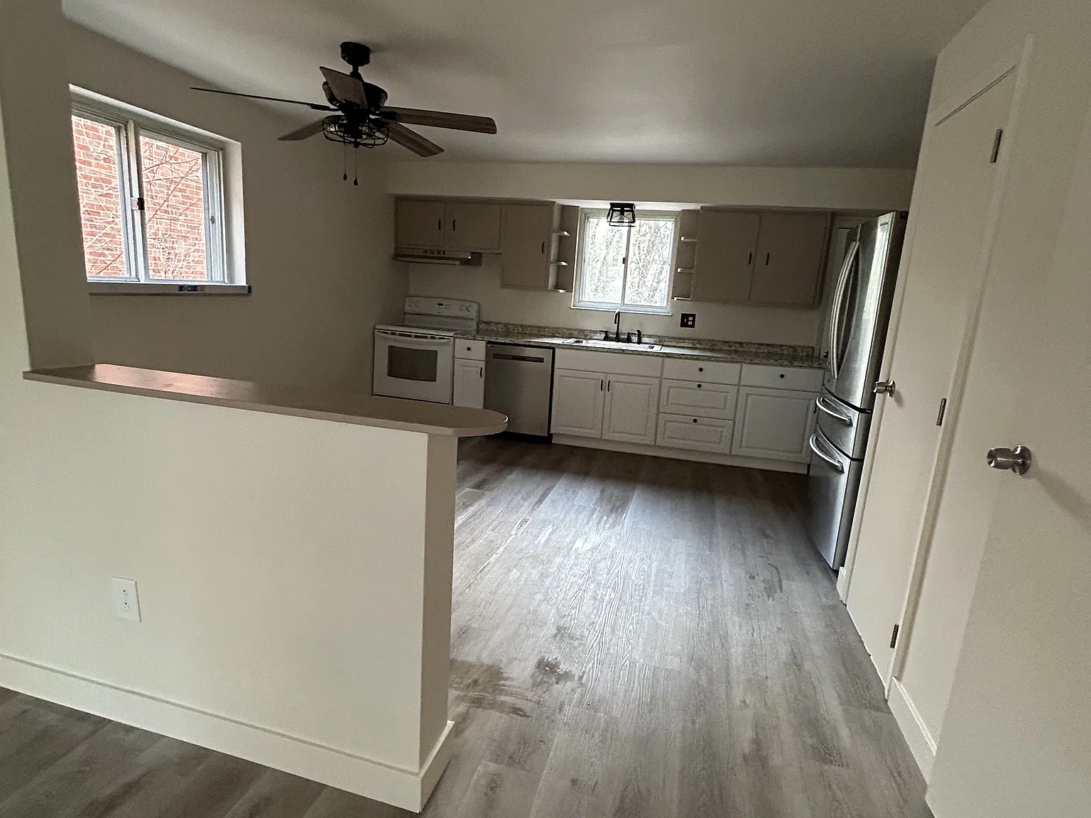 2 bed, 1.5 bath, 1500 sqft, $1,600 — Photo 3