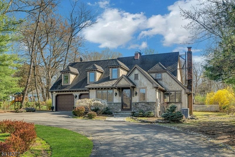 1st image of 21 Hewlett Rd