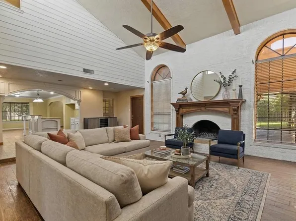 10703 Crestfield Ct, Houston, TX 77070