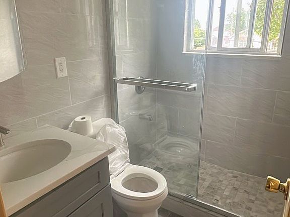 4th image of 120 Linwood Ave #2