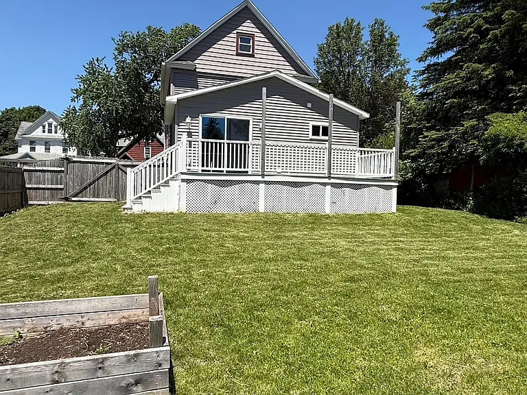 64 Frances St — Photo 34