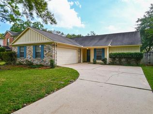 16015 Sweetwater Creek Dr, Houston, TX 77095