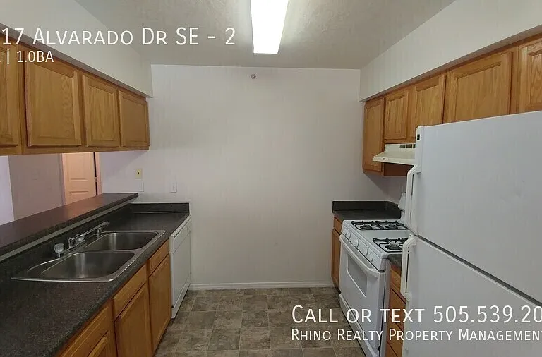 1017 Alvarado Dr SE #2 — Photo 4