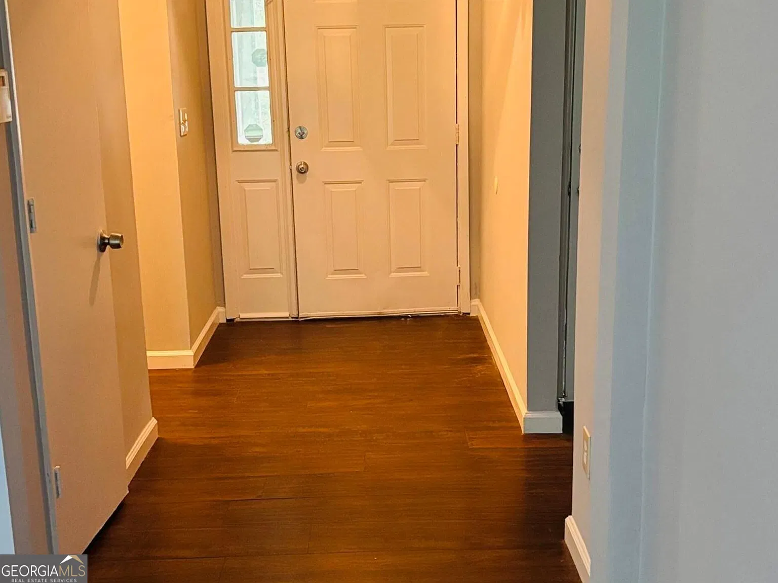 3 bed, 2.0 bath, 1997 sqft, $1,895 — Photo 2
