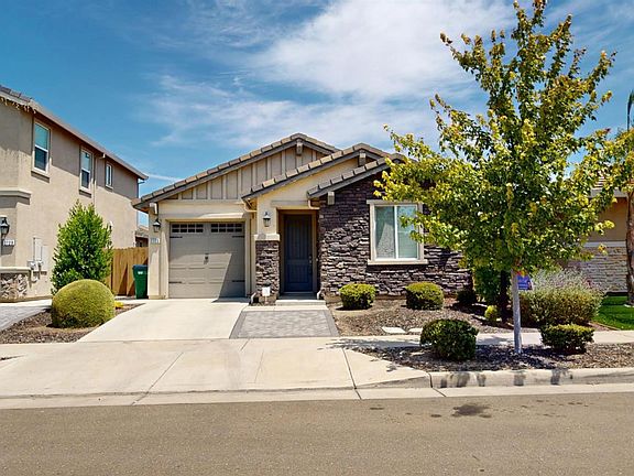 3rd image of 2723 Carnation Way