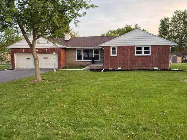 1385 Flechtner Dr, Fostoria, OH 44830