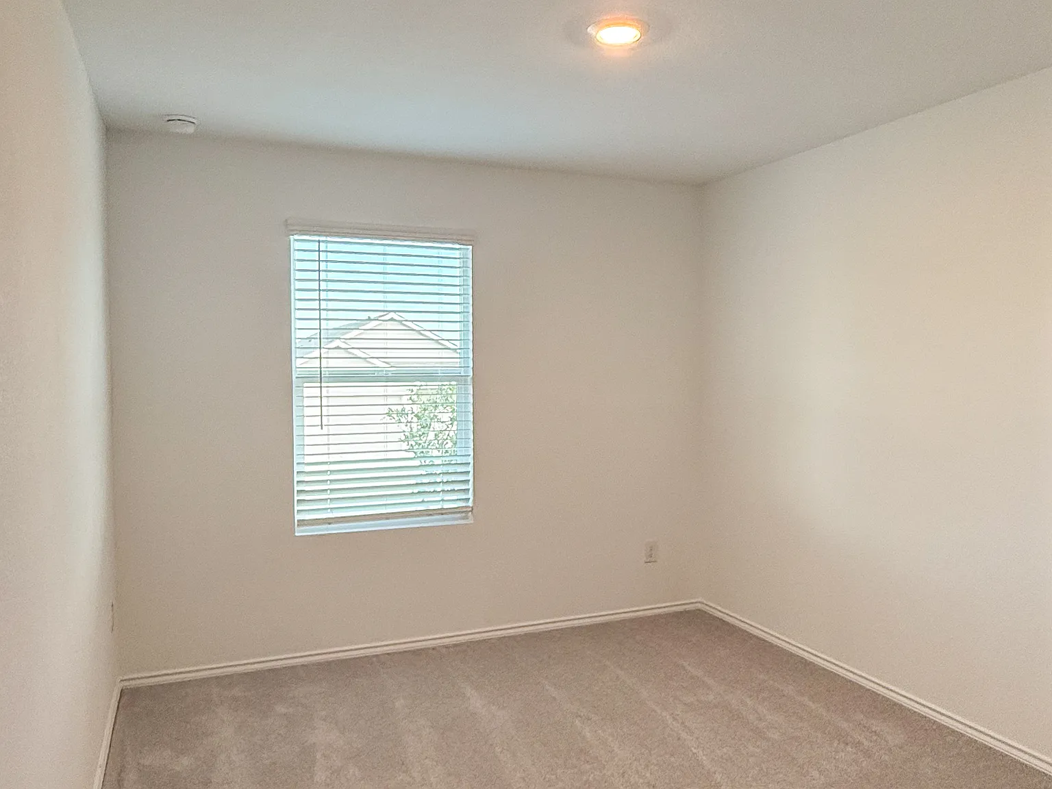 4 bed, 1500 sqft, $1,750 — Photo 4