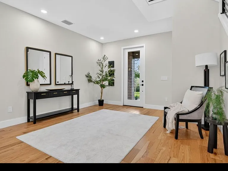 6266 4th Ave S — Photo 5