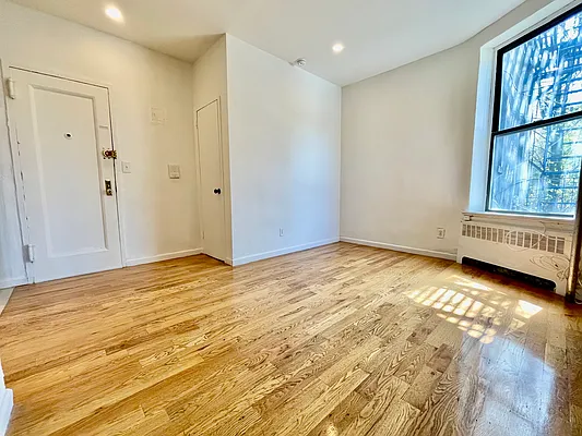 Rented by R New York | media 13