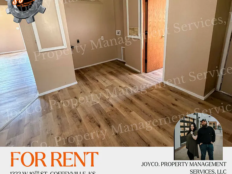 1322 W 10th St — Photo 15