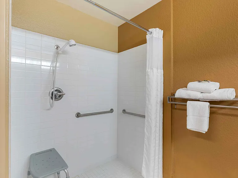 Studio Suite - 1 Queen Bed