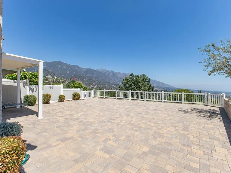 738 Galaxy Heights Dr — Photo 23