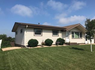 927 Elm Ave, Dickinson, ND 58601