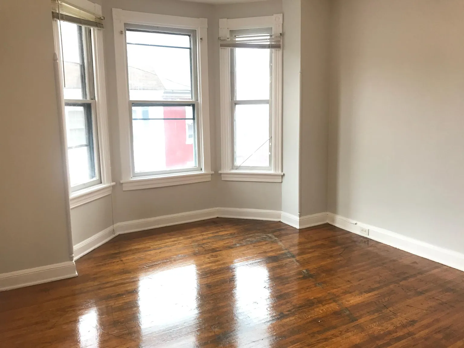2 bed, 1000 sqft, $1,050 — Photo 1