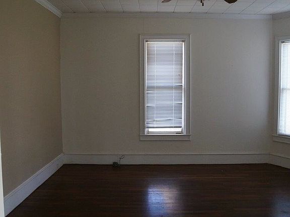 3rd image of 109 N Mechanic St