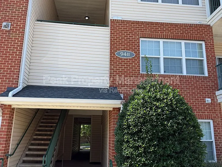 9411 Links Ln #M — Photo 2