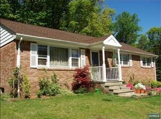 11 Chestnut Ave, North Haledon, NJ 07508