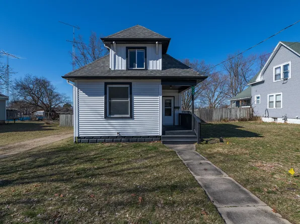 112 Pine St, Decatur, MI 49045