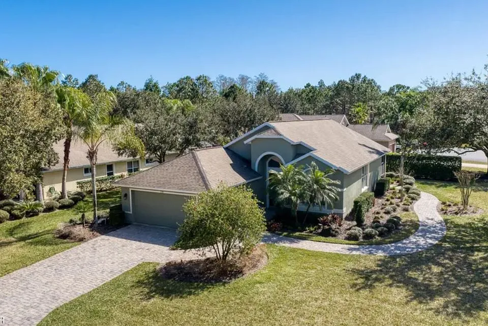529 Aldenham Ln