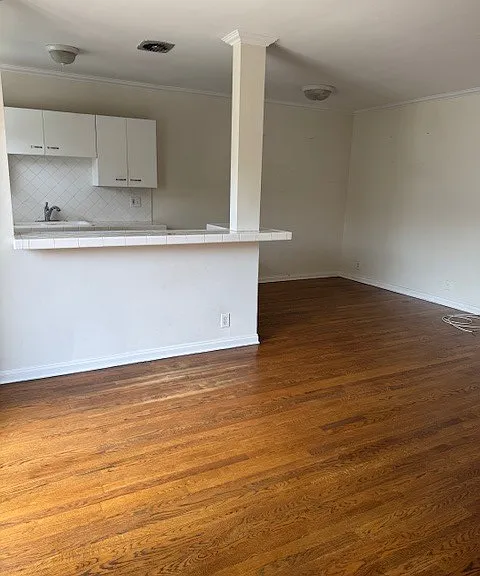 1229 N Spaulding Ave — Photo 2