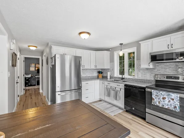 20 James Avenue, Sanford, ME 04073