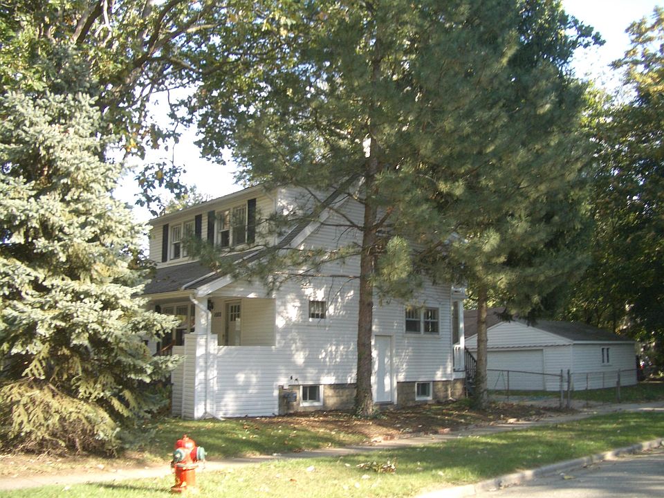 2nd image of 1002 E 5th St