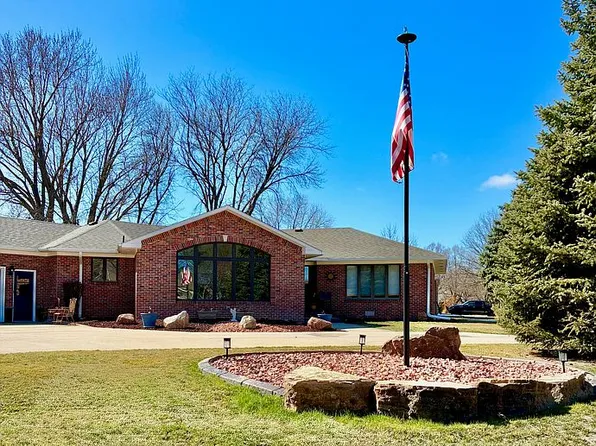 3103 Brentwood Cir, Grand Island, NE 68801